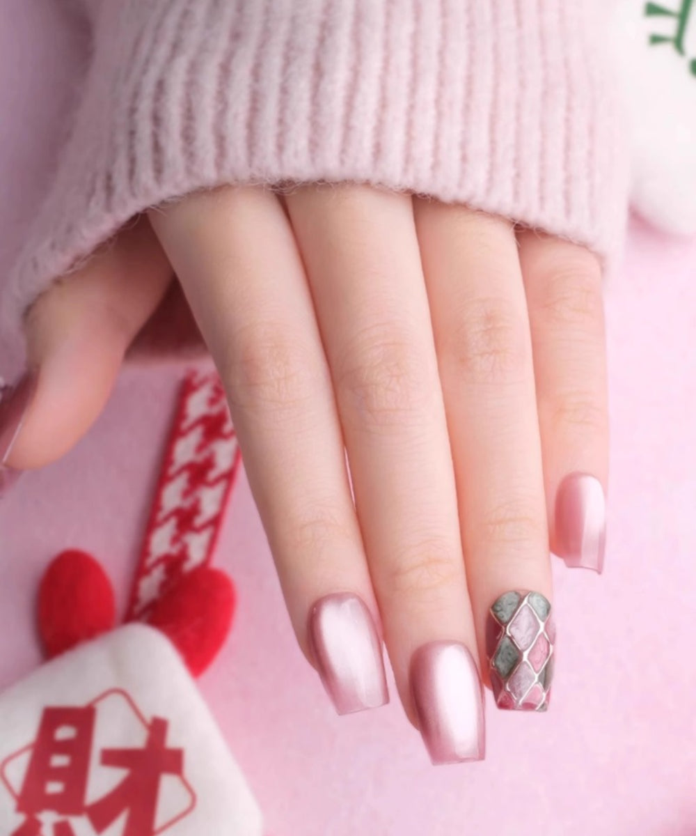 Uñas con diseño de serpiente dorada 3D | Uñas creativas con efecto atmosférico