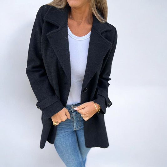 Brillar con luz propia | Abrigo de lana primaveral atemporal