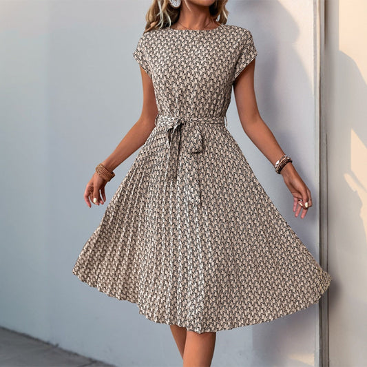 Out-Shine | Pleated Dress With Geometric Print