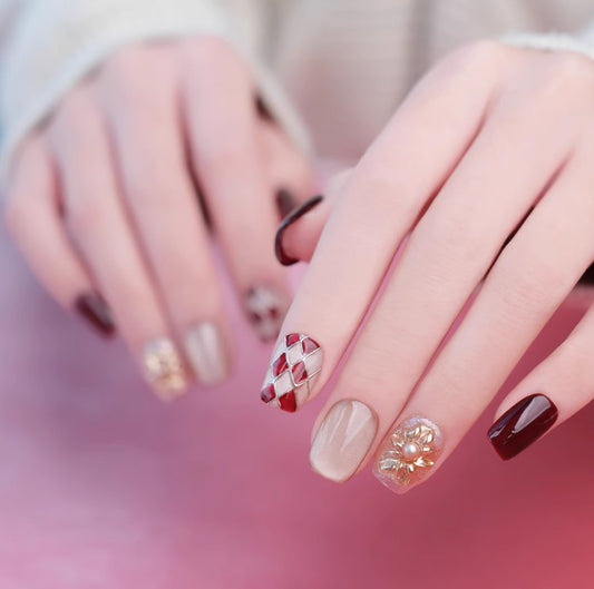 Out-Shine | Moonlight Rose, Luxurious and Noble Diamond Pattern Nails