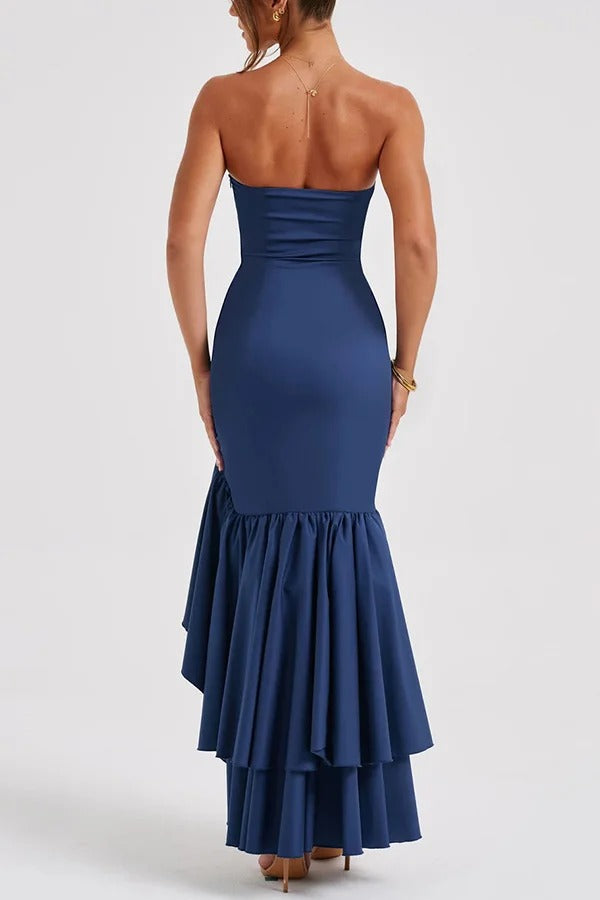 Deslumbra | Vestido largo ajustado con hombros descubiertos y bajo irregular