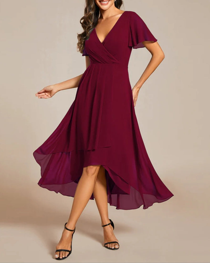 Out-Shine | Dress with V-neck and ruffle sleeves