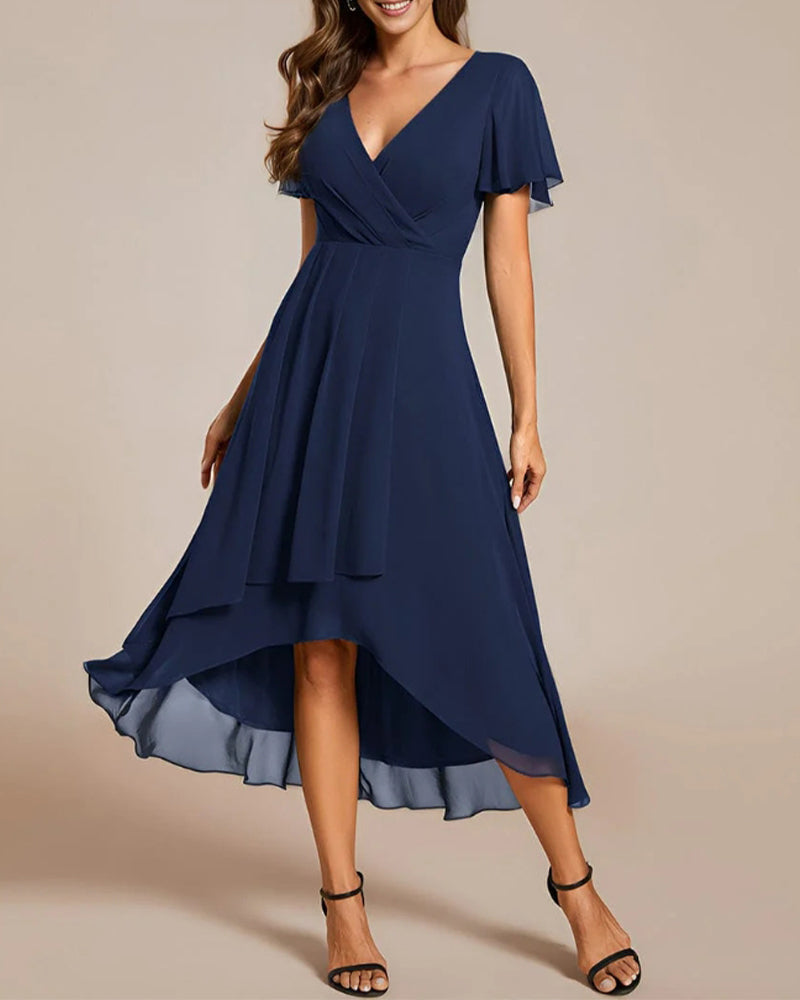 Out-Shine | Dress with V-neck and ruffle sleeves
