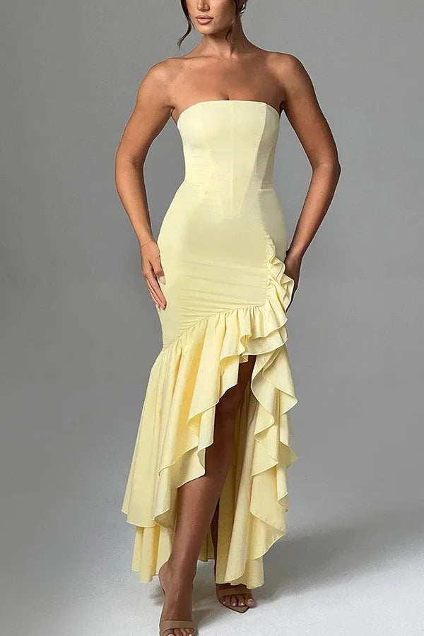 Deslumbra | Vestido largo ajustado con hombros descubiertos y bajo irregular