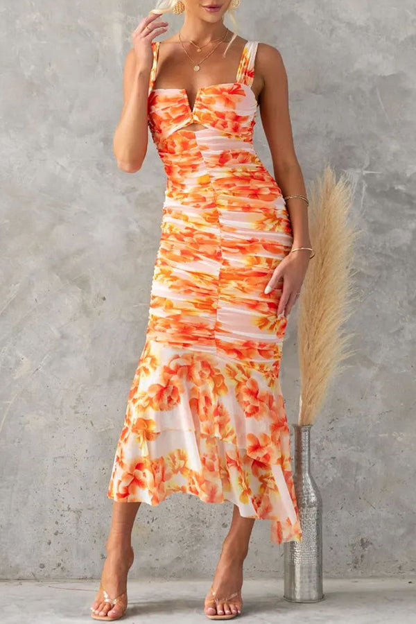 Deslumbra | Vestido largo de encaje fruncido floral con volantes en el bajo