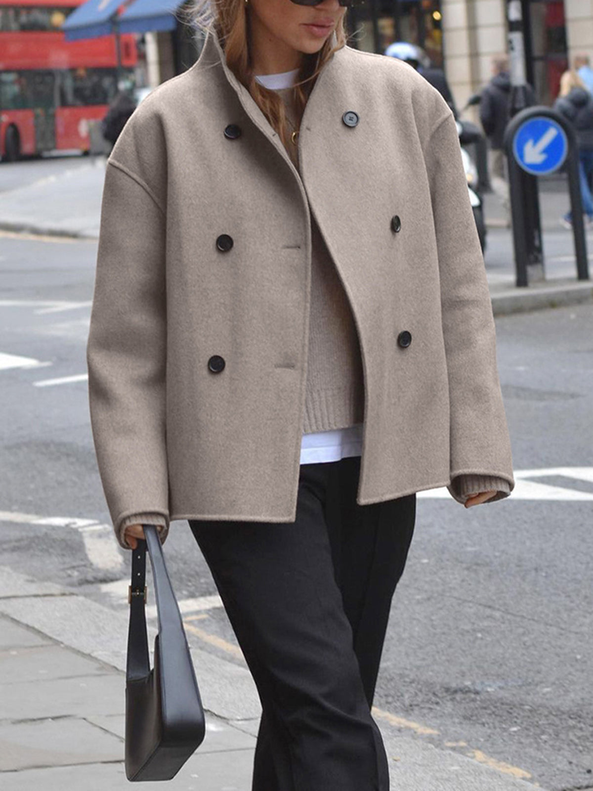 Out-Shine | Stylish and comfortable oversized women's jacket with button closure