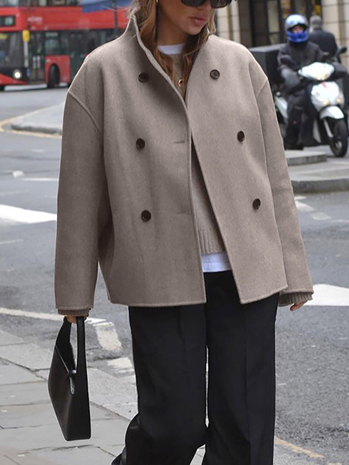 Out-Shine | Stylish and comfortable oversized women's jacket with button closure