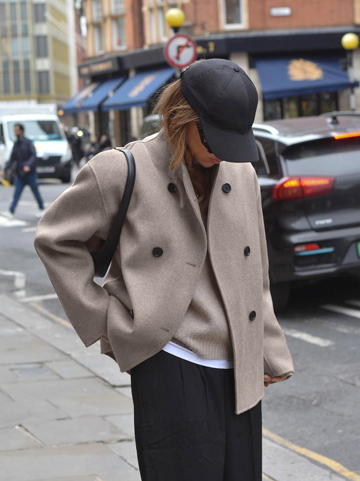 Out-Shine | Stylish and comfortable oversized women's jacket with button closure