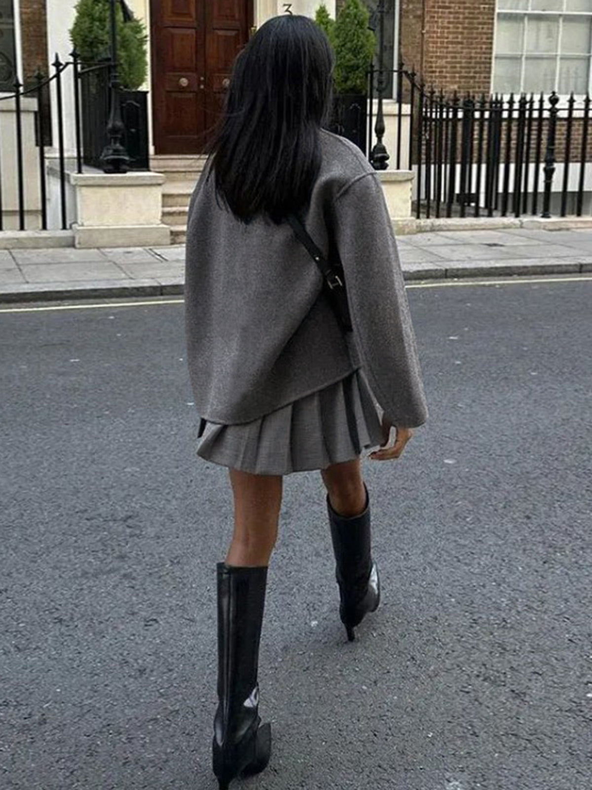 Out-Shine | Stylish and comfortable oversized women's jacket with button closure