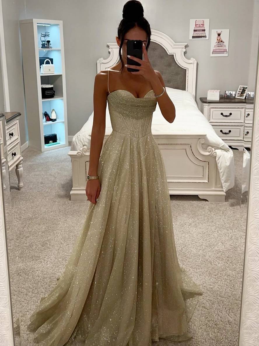 Deslumbra | Vestido largo bronceado con prendas finas sin mangas para damas en ceremonias nocturnas 