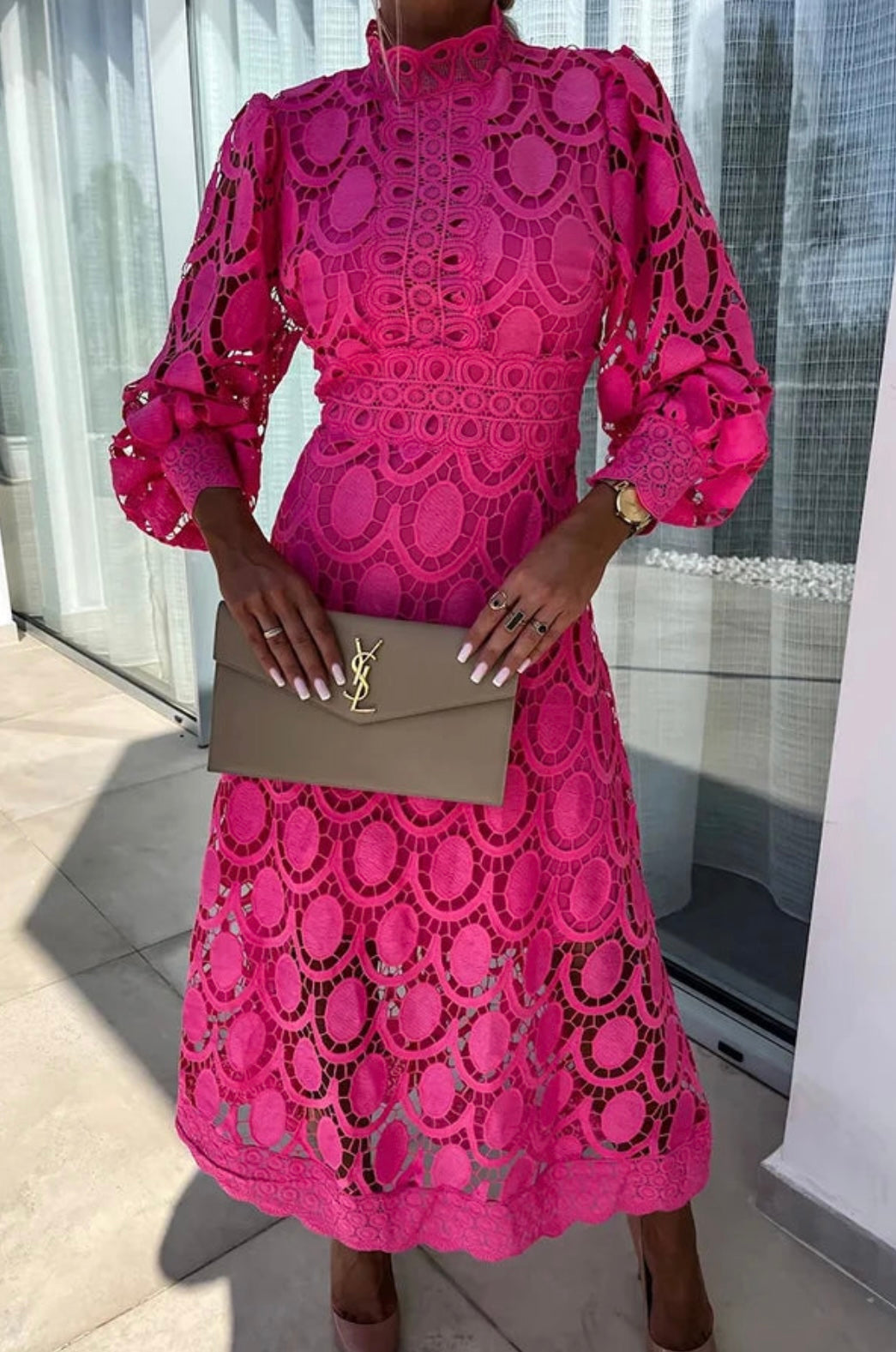 Deslumbra | Vestido midi romántico y elegante