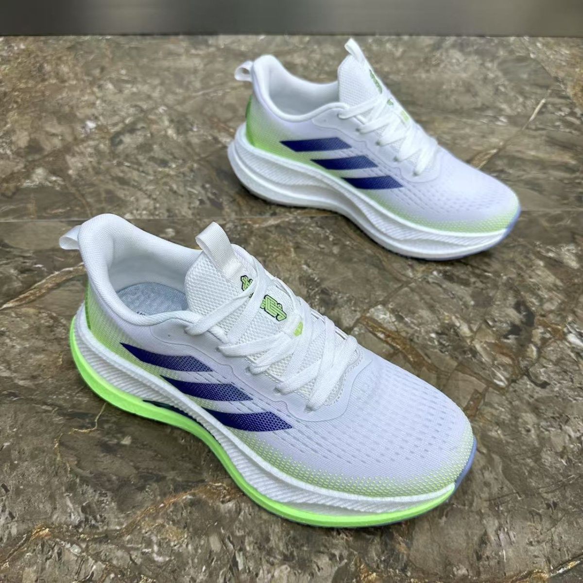 Brilla con luz propia | Zapatillas de running de alto rendimiento para mujer con amortiguación reactiva