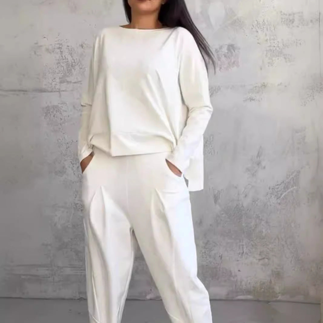 Brilla con luz propia | Traje pantalón liso de corte ajustado con cuello redondo