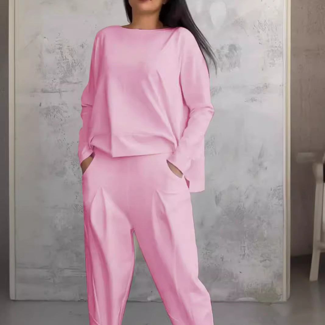 Brilla con luz propia | Traje pantalón liso de corte ajustado con cuello redondo