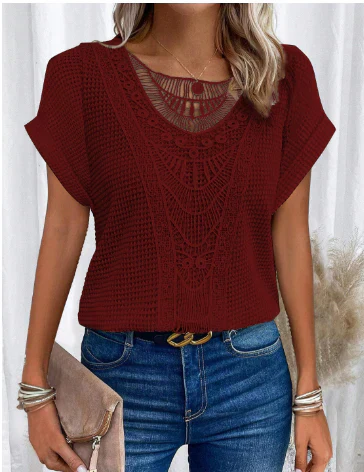 Deslumbra | Blusa elegante para mujer con estampado en relieve y mangas dobladas