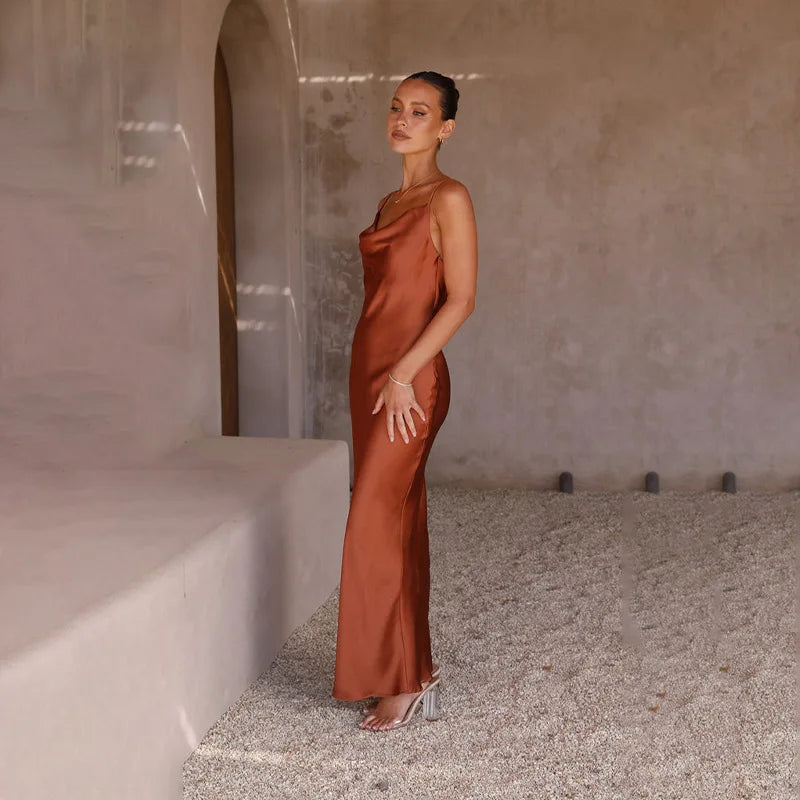 Deslumbra | Vestido largo de satén