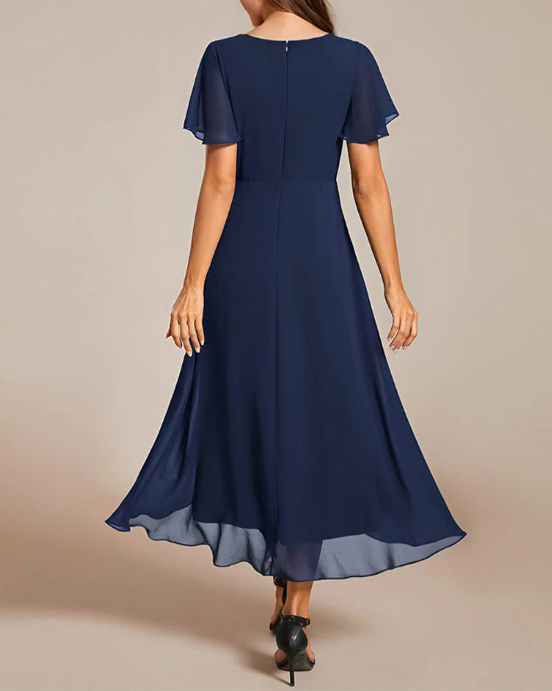 Out-Shine | Dress with V-neck and ruffle sleeves