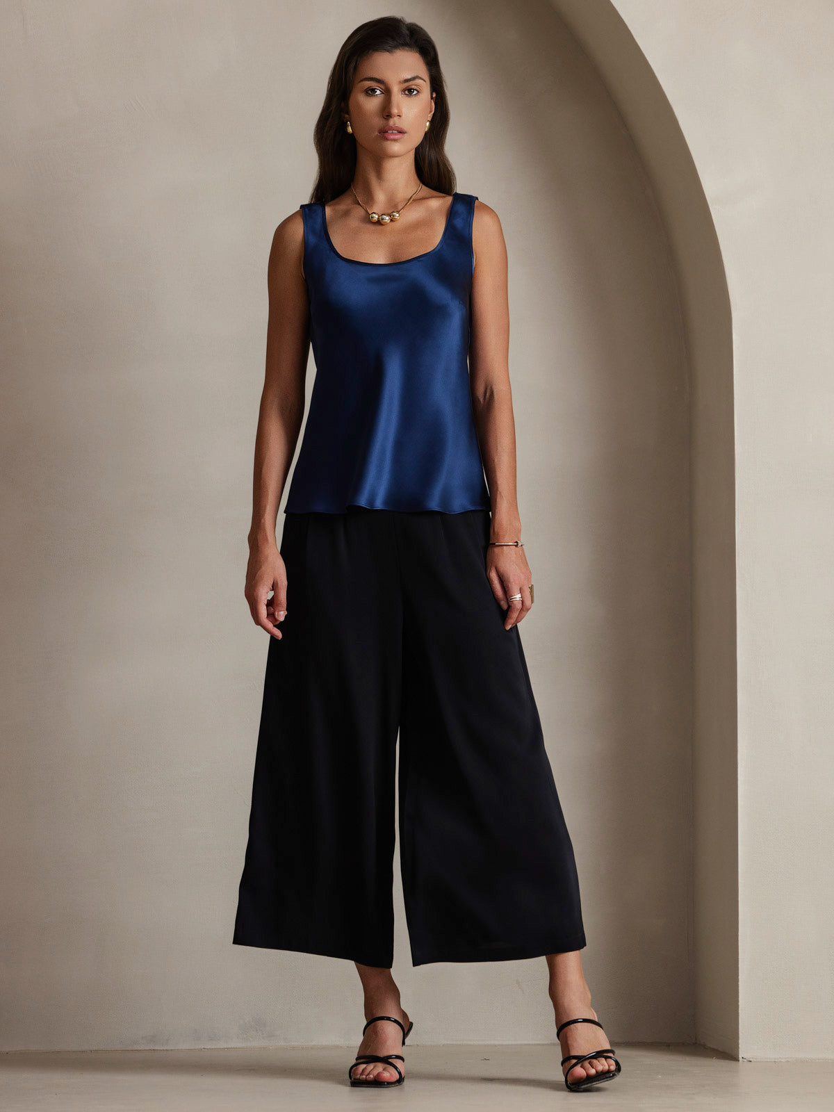 Deslumbra | Top de tirantes de seda con escote redondo