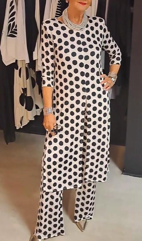 Deslumbra | Traje de manga larga con cuello redondo y estampado de lunares para mujer 