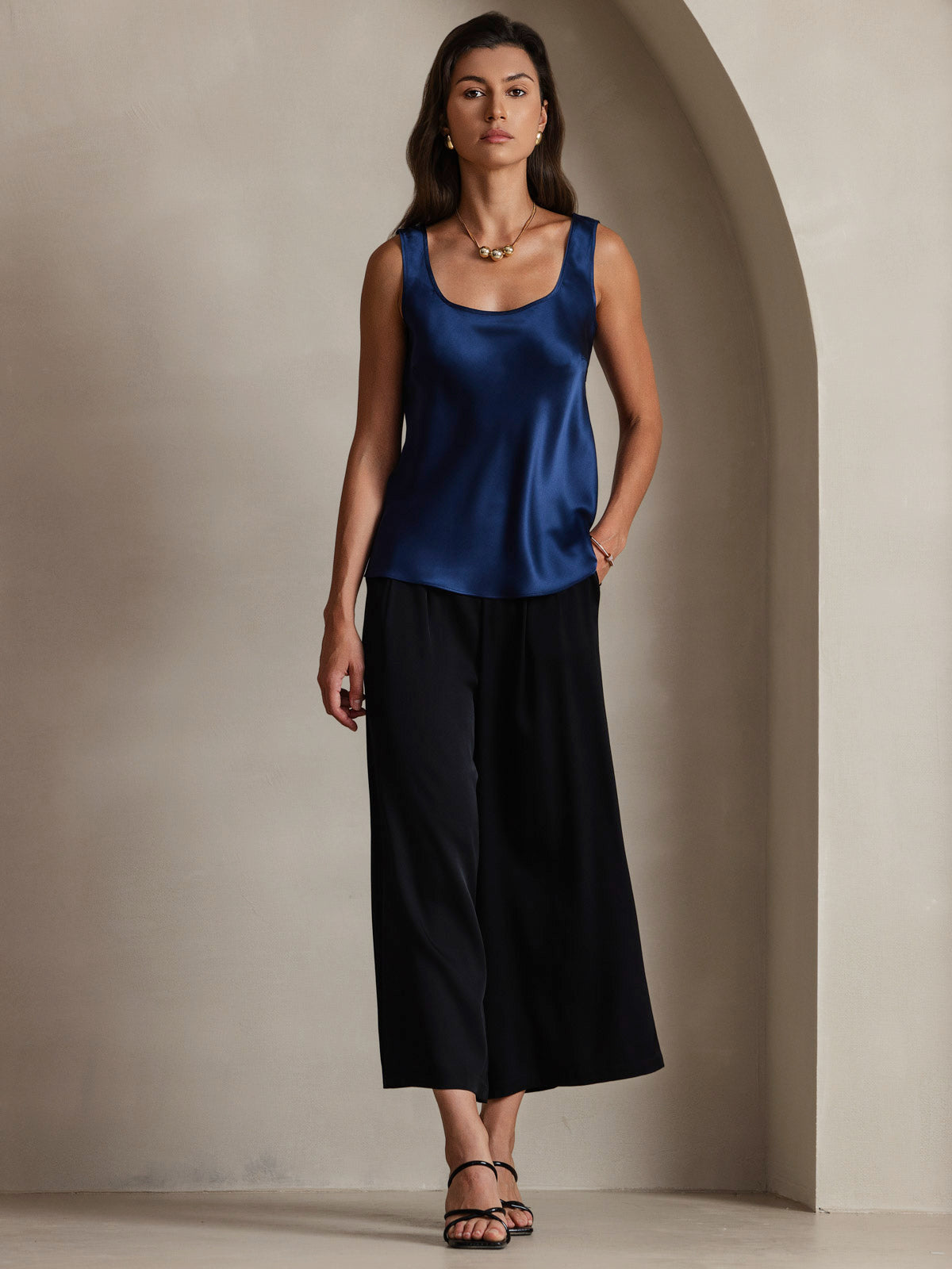 Deslumbra | Top de tirantes de seda con escote redondo