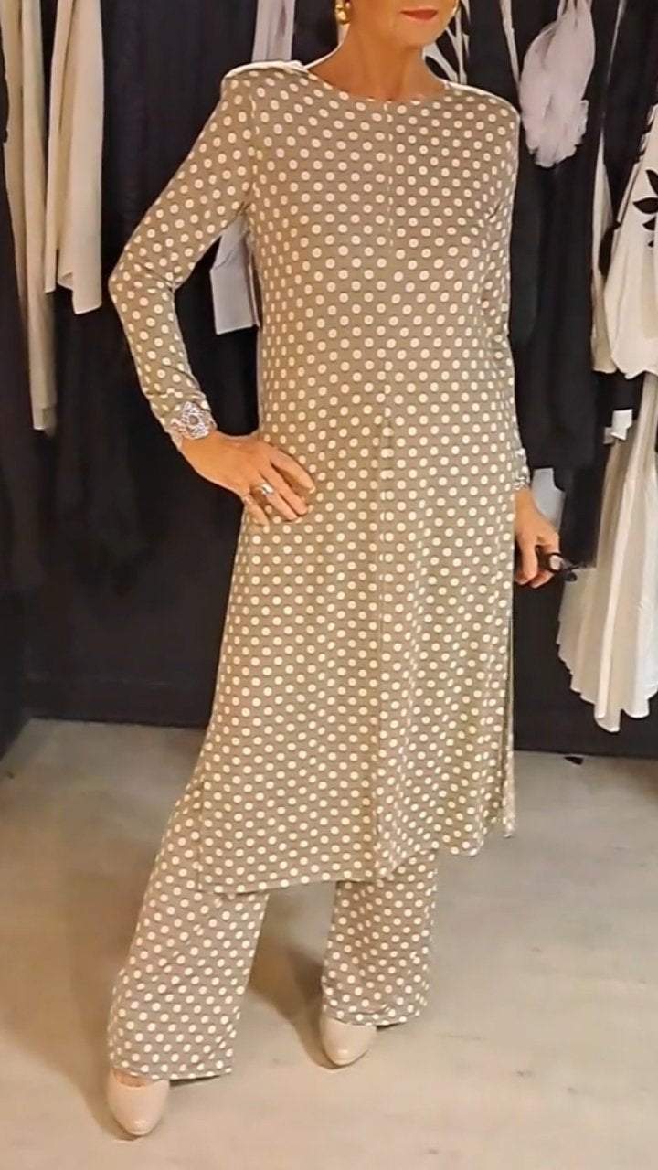 Deslumbra | Traje de manga larga con cuello redondo y estampado de lunares para mujer 