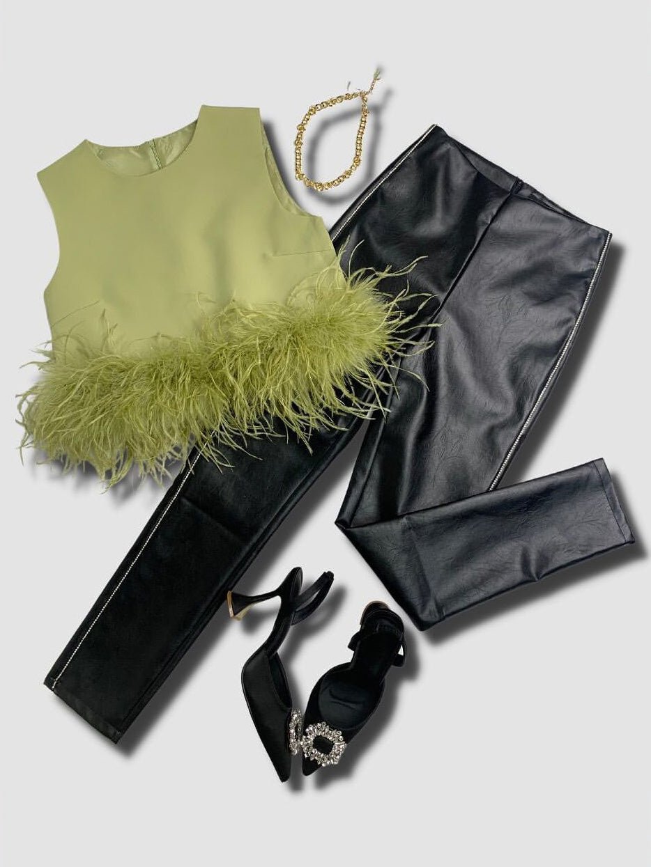 Deslumbra | Top corto de manga corta con panel y plumas para mujer